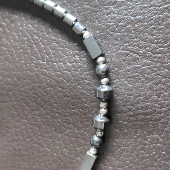 17 inch Hematite necklace - Picture 2 of 3